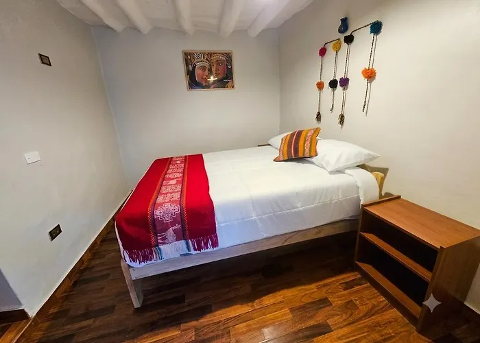 Mud House Hostal *