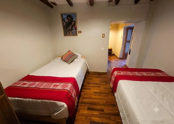 Mud House Hostal *